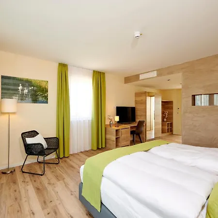 Bachhof 施特劳宾